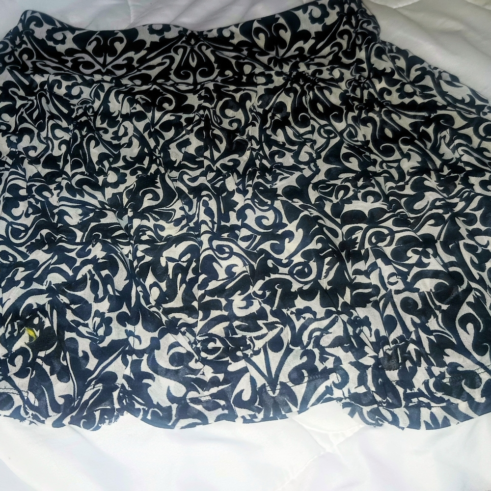 2/$10.    i jeans by Buffalo Black and White Patterned Mini Skirt